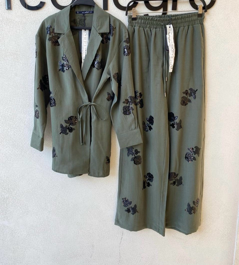 Embroidered Premium Set