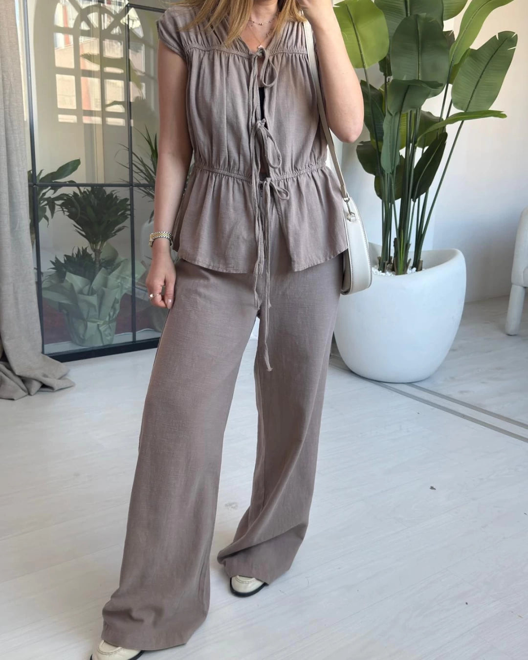 Gathered sleeveless Top