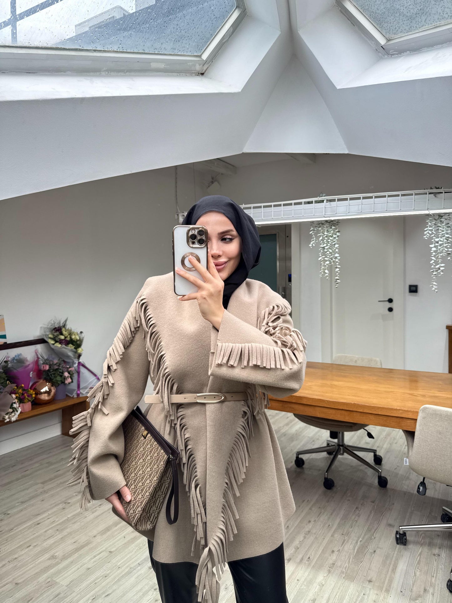 Beige Wool fringes cardigan with belt