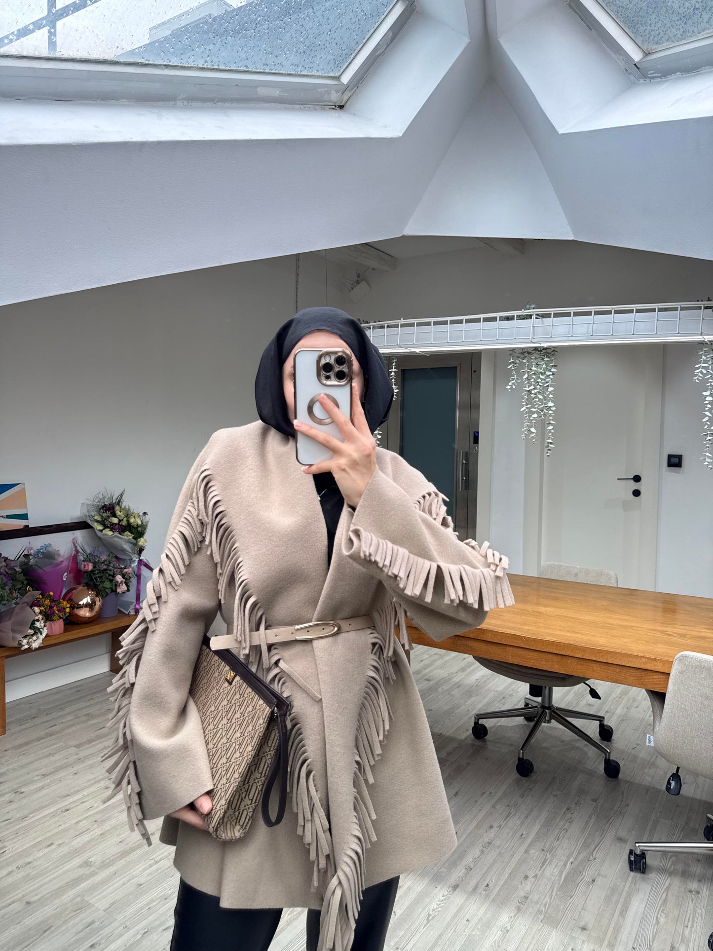 Beige Wool fringes cardigan with belt