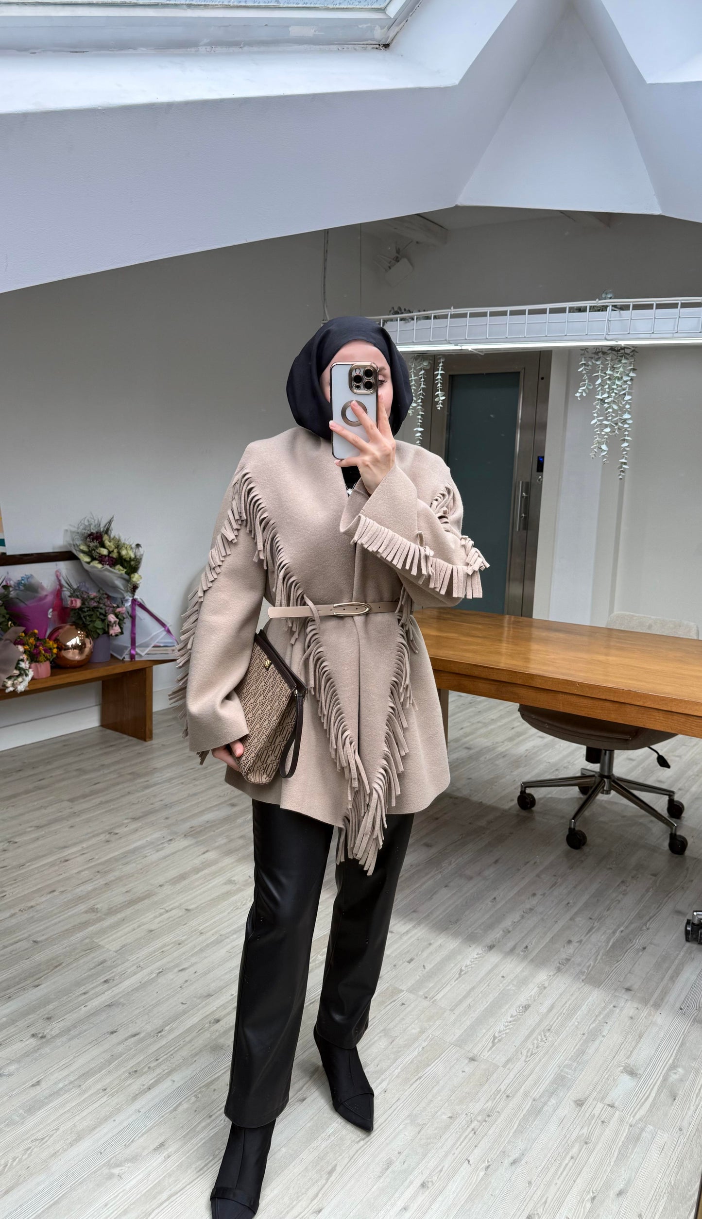 Beige Wool fringes cardigan with belt