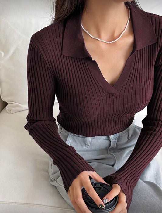 Burgundy collar knitted basic