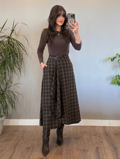 Midi skirt with slit